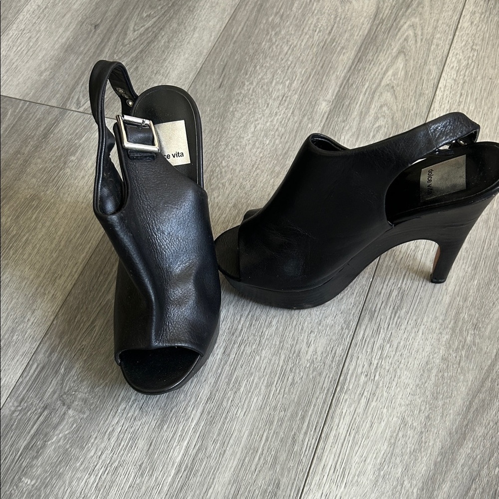 Dolce Vita Black Peep-Toe Heels 6